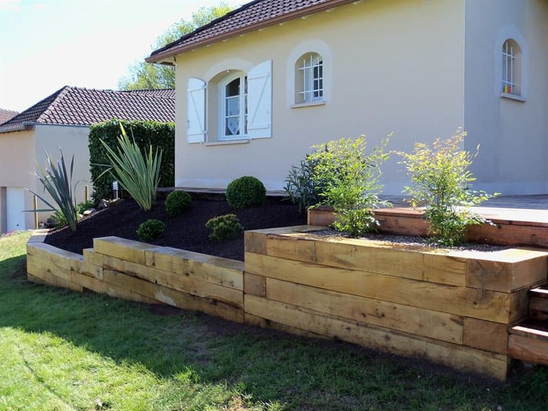 Plantation de massifs Saint-Pantaléon-de-Larche